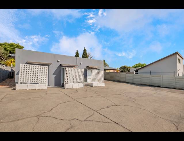 329M² BUSINESS FOR SALE IN GREENSIDE